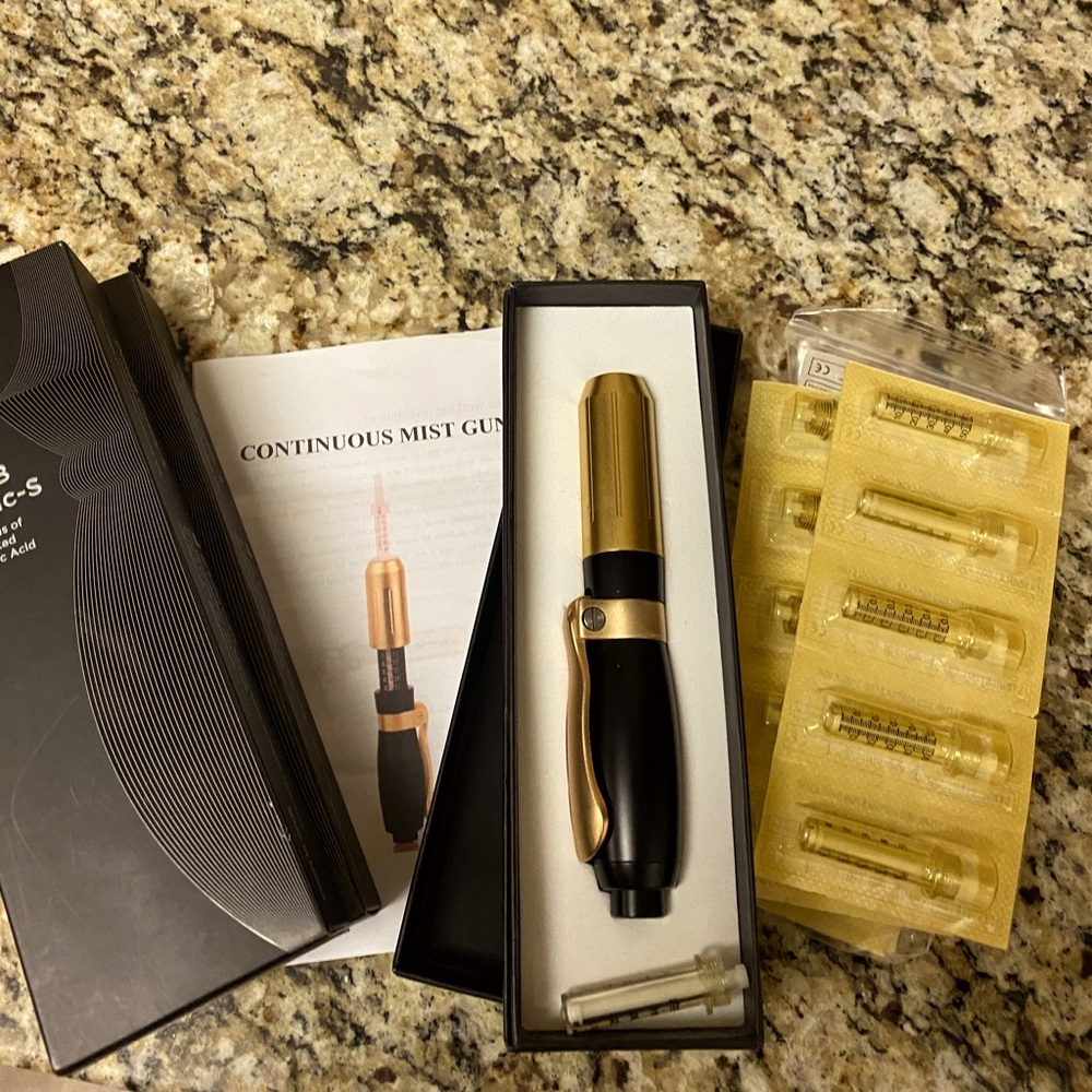 Hyaluron pen .5, Filler, Ampules, and instructions NIB